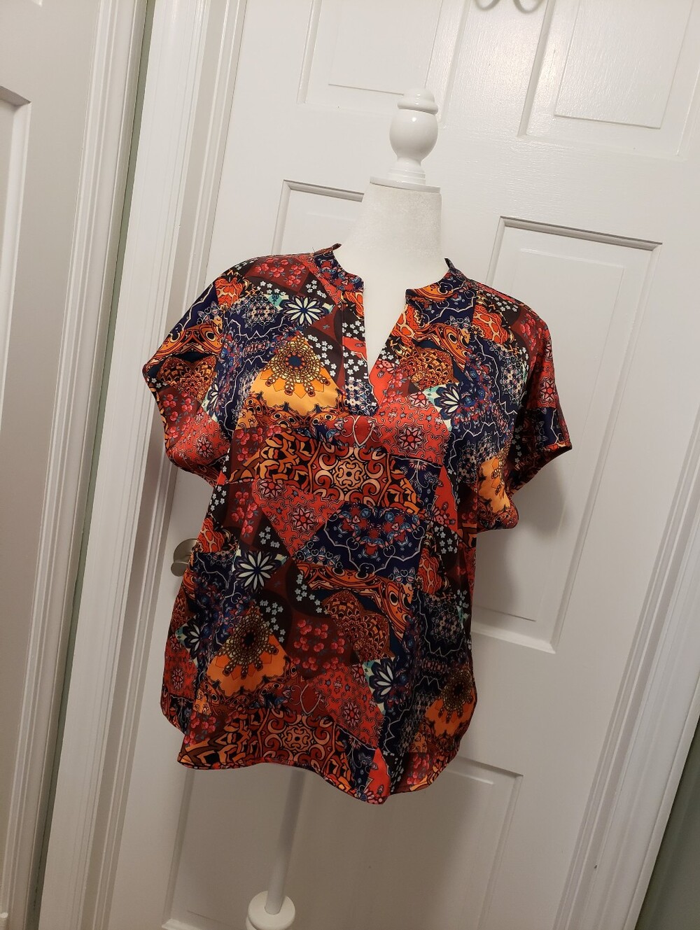 Nicole Miller Colorful Print Sateen Look & Feel Blouse Size 1X, Business Casual